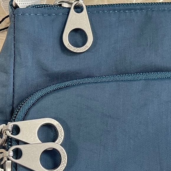 Baggallini Slate Blue Large Joey Crossbody Bag - NWT - Picture 3 of 8